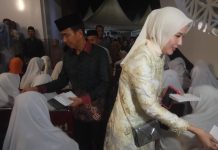 Acara Buka puasa bersama dikantor bapak H.sahabuddi dan Haji cici.dihadari ribuan orang