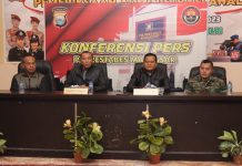 Gelar Konferensi Pers Masalah Pengrusakan Fasilitas Polri Di Makassar, Kapolda Sulsel Dan Pangdam XIV : dalam pelaksanaan tugas Baik TNI Polri Tetap Solid