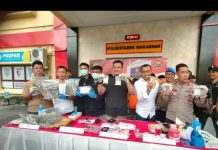 Sat Narkoba Polrestabes Makassar Ungkap Delapan Tersangka Pengedar Narkoba Jenis Sabu di Lima Tempat Berbeda